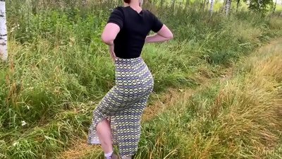 Supruga siše kurac na ulici i ima seks sa završetkom na dupetu. CleoModel Ruska pornografija